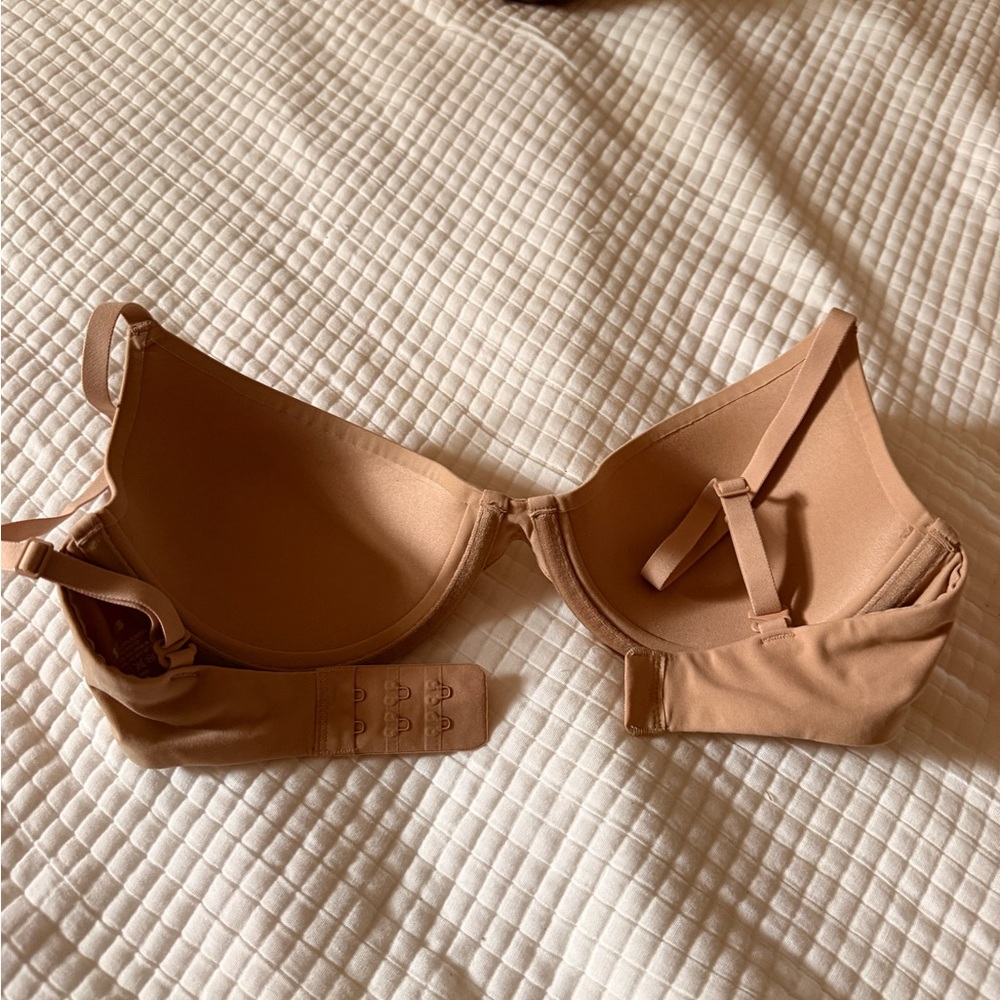 SKIMS Smooth Contour Bra in Tan - Picture 3 of 3